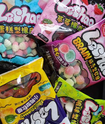 Wholesale fruit flavored cartoon shaped gummies, eyeball candy