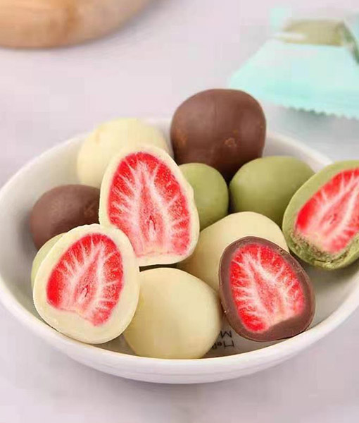 Strawberry Filled Chocolate Ball 60g Chocolate Candy
